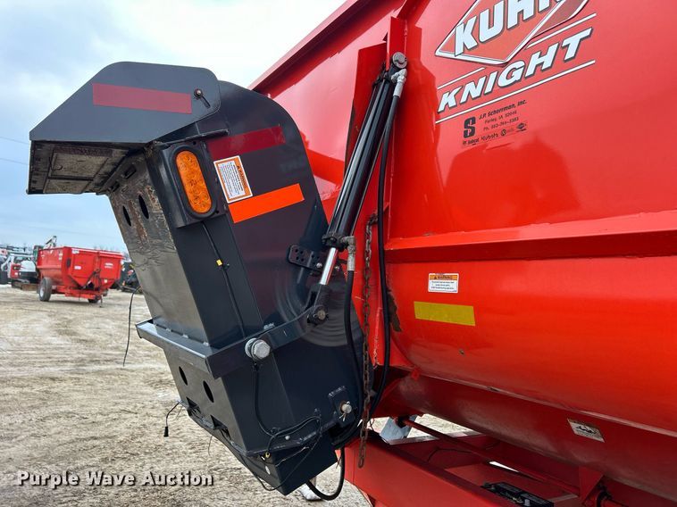image for item DS0805 Kuhn Knight 3136 feed mixer