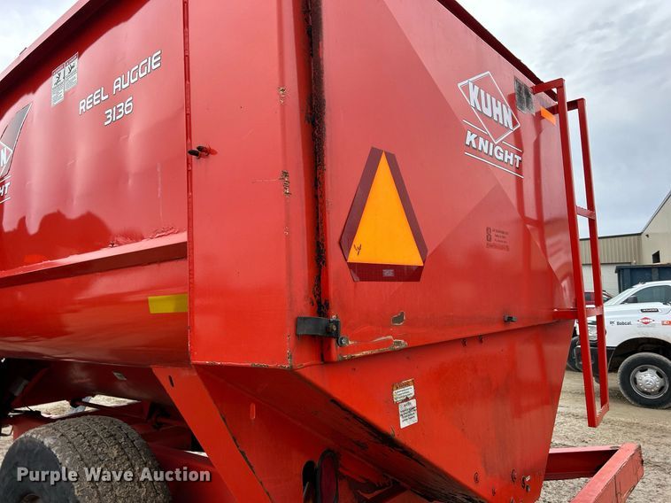 image for item DS0805 Kuhn Knight 3136 feed mixer
