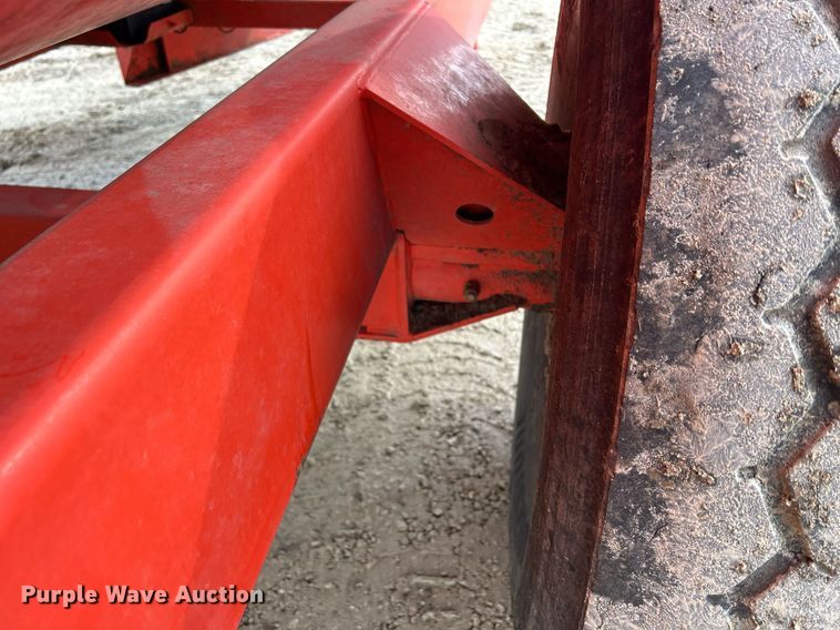 image for item DS0805 Kuhn Knight 3136 feed mixer