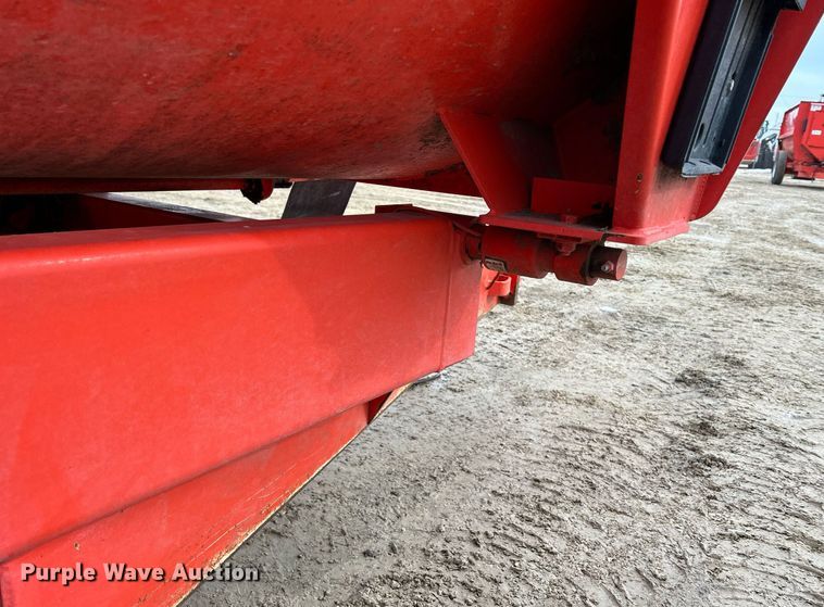 image for item DS0805 Kuhn Knight 3136 feed mixer
