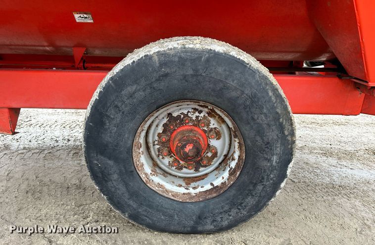 image for item DS0805 Kuhn Knight 3136 feed mixer