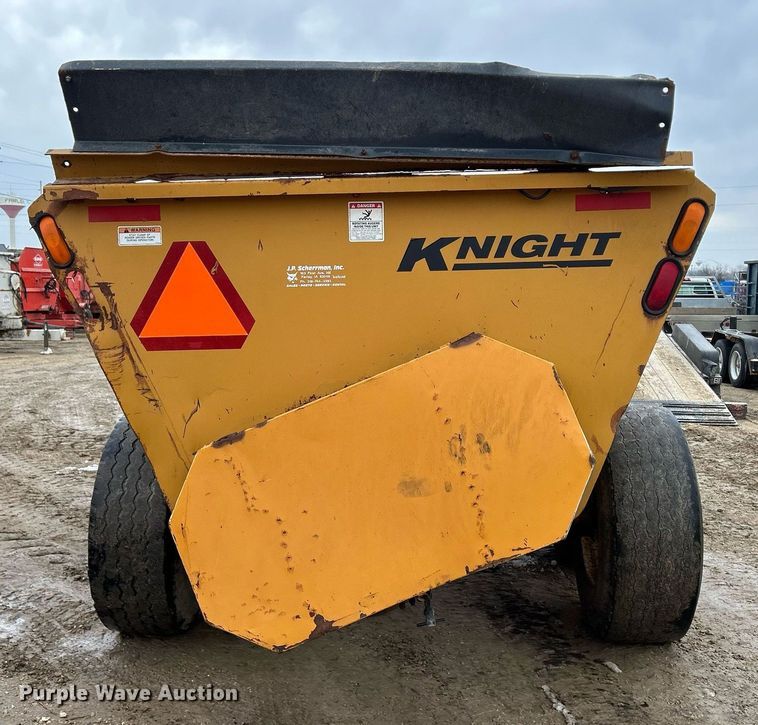 image for item DS0806 Knight 8024 manure spreader