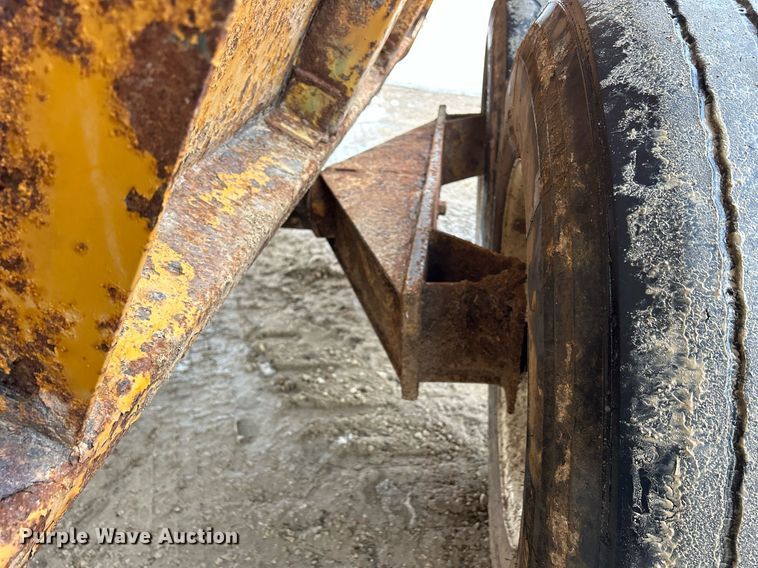 image for item DS0806 Knight 8024 manure spreader