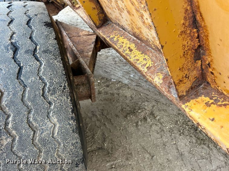 image for item DS0806 Knight 8024 manure spreader