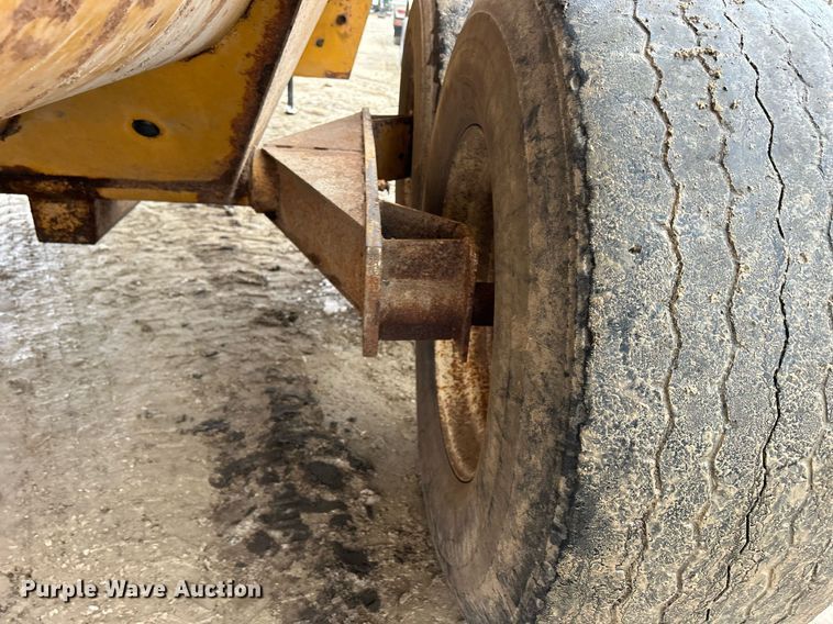 image for item DS0806 Knight 8024 manure spreader