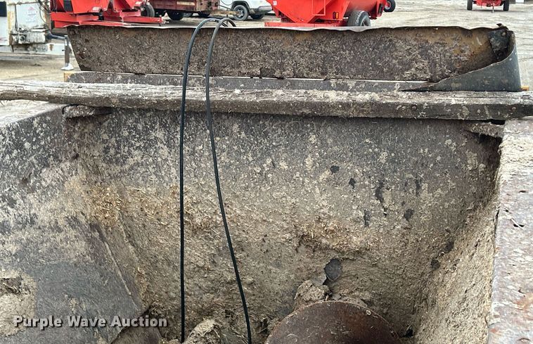 image for item DS0806 Knight 8024 manure spreader