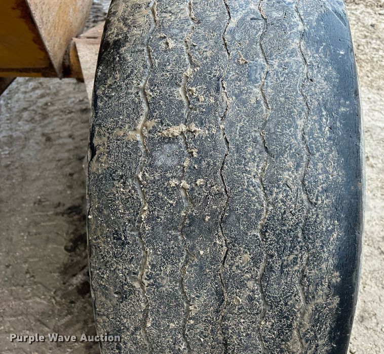 image for item DS0806 Knight 8024 manure spreader