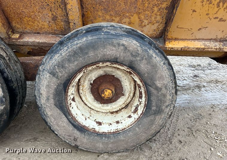 image for item DS0806 Knight 8024 manure spreader