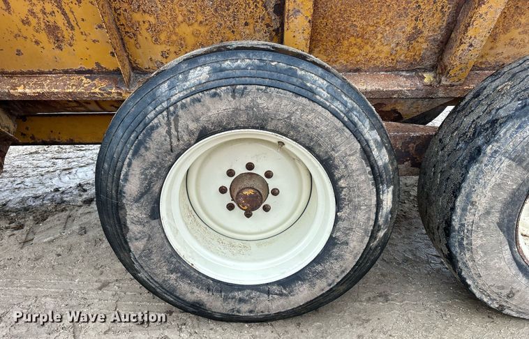 image for item DS0806 Knight 8024 manure spreader