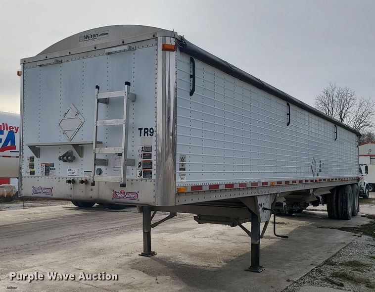 image for item DS7260 2009 Wilson Pacesetter grain trailer