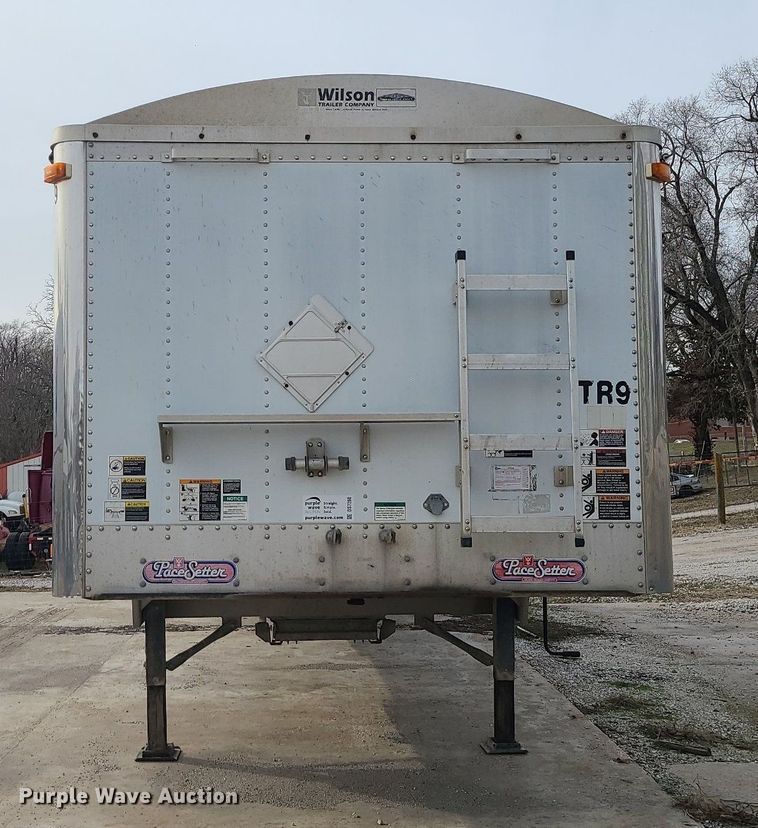 image for item DS7260 2009 Wilson Pacesetter grain trailer