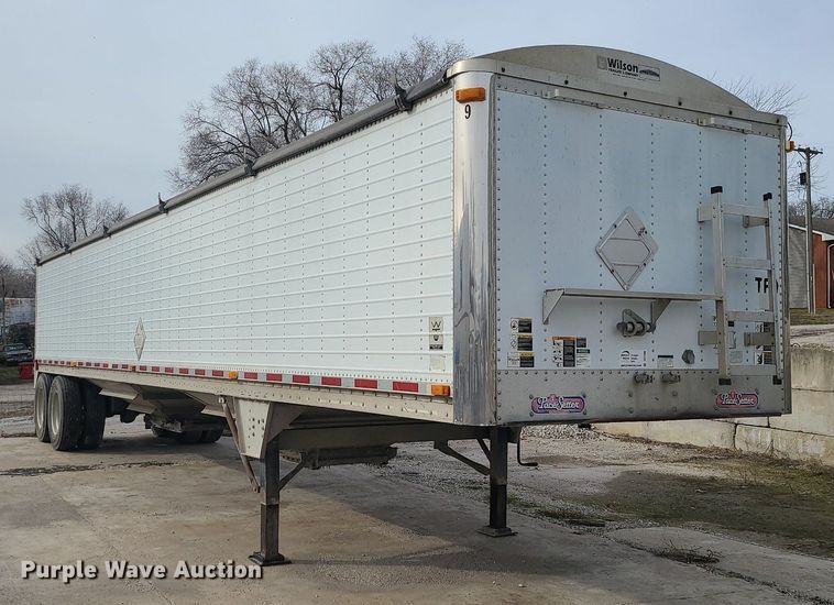 image for item DS7260 2009 Wilson Pacesetter grain trailer