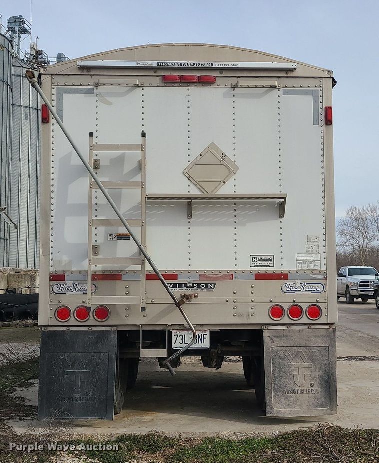 image for item DS7260 2009 Wilson Pacesetter grain trailer