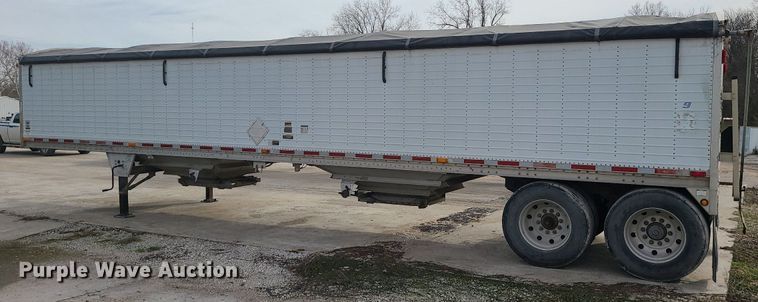image for item DS7260 2009 Wilson Pacesetter grain trailer