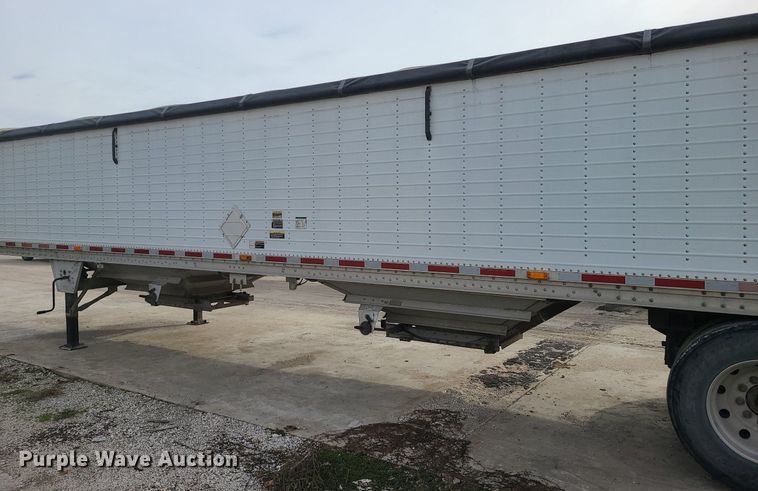 image for item DS7260 2009 Wilson Pacesetter grain trailer