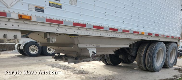 image for item DS7260 2009 Wilson Pacesetter grain trailer