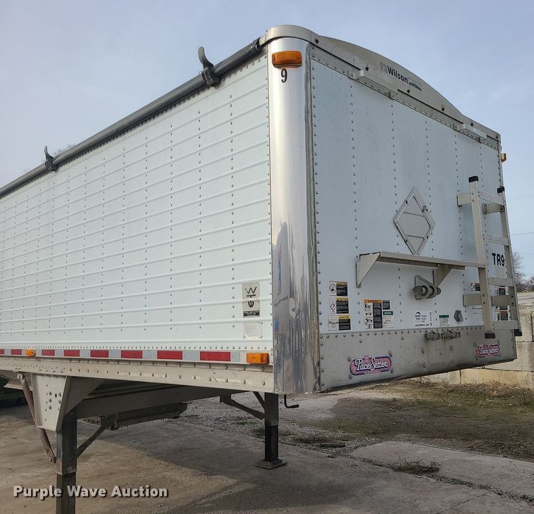 image for item DS7260 2009 Wilson Pacesetter grain trailer