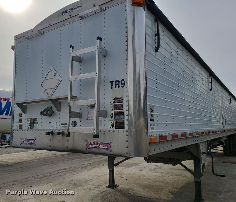 image for item DS7260 2009 Wilson Pacesetter grain trailer