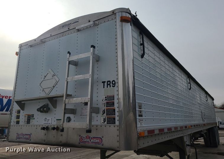 image for item DS7260 2009 Wilson Pacesetter grain trailer