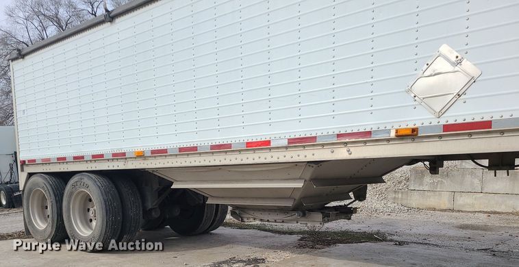 image for item DS7260 2009 Wilson Pacesetter grain trailer