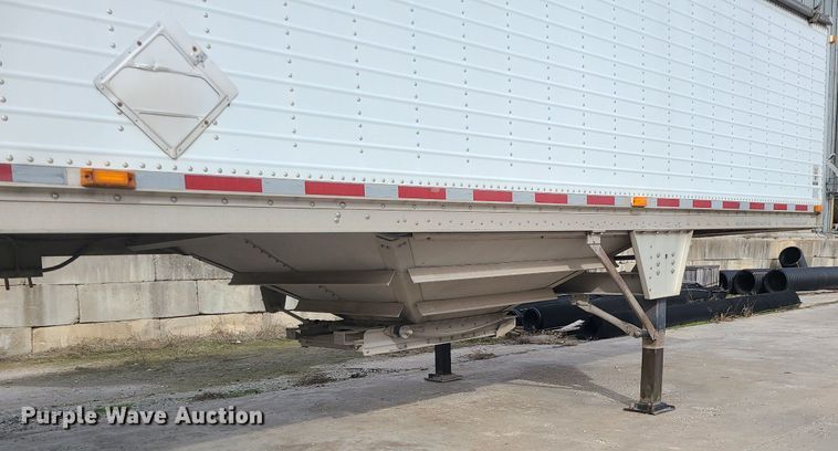 image for item DS7260 2009 Wilson Pacesetter grain trailer