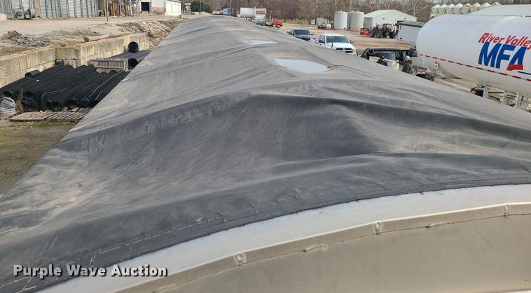 image for item DS7260 2009 Wilson Pacesetter grain trailer