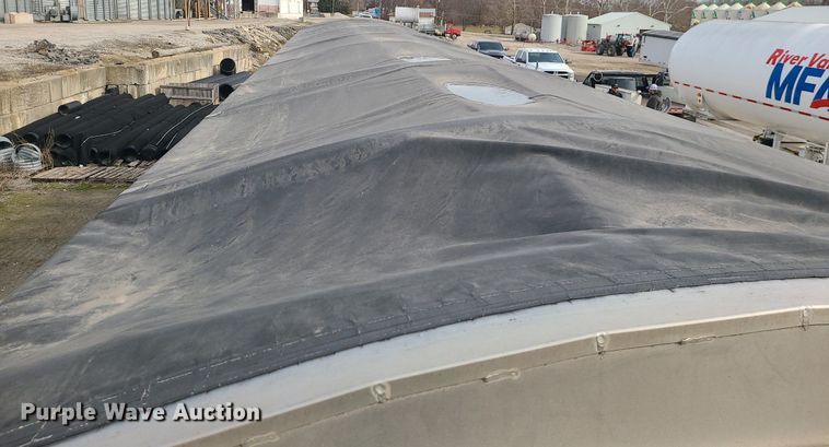 image for item DS7260 2009 Wilson Pacesetter grain trailer