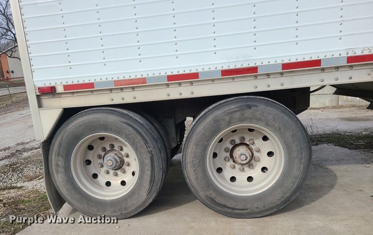 image for item DS7260 2009 Wilson Pacesetter grain trailer