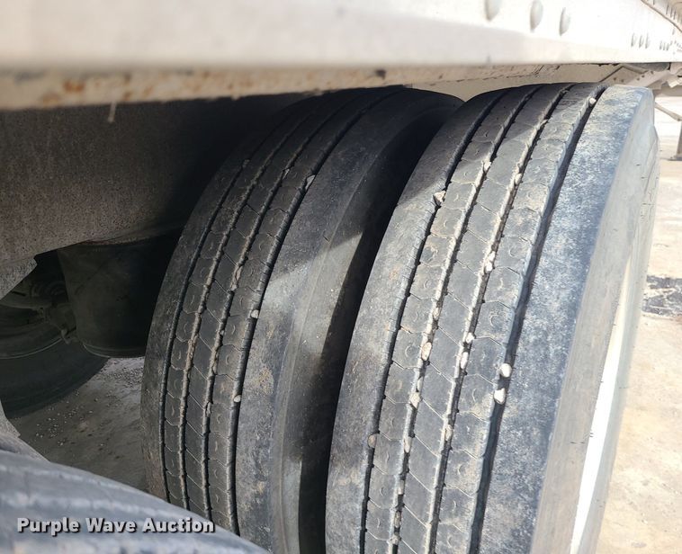 image for item DS7260 2009 Wilson Pacesetter grain trailer