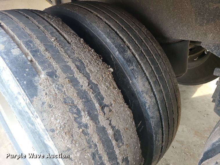 image for item DS7260 2009 Wilson Pacesetter grain trailer