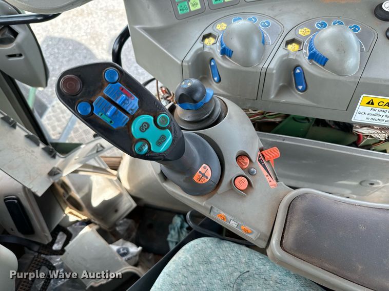 image for item EJ0210 2007 Fendt  820 Vario TMS MFWD tractor