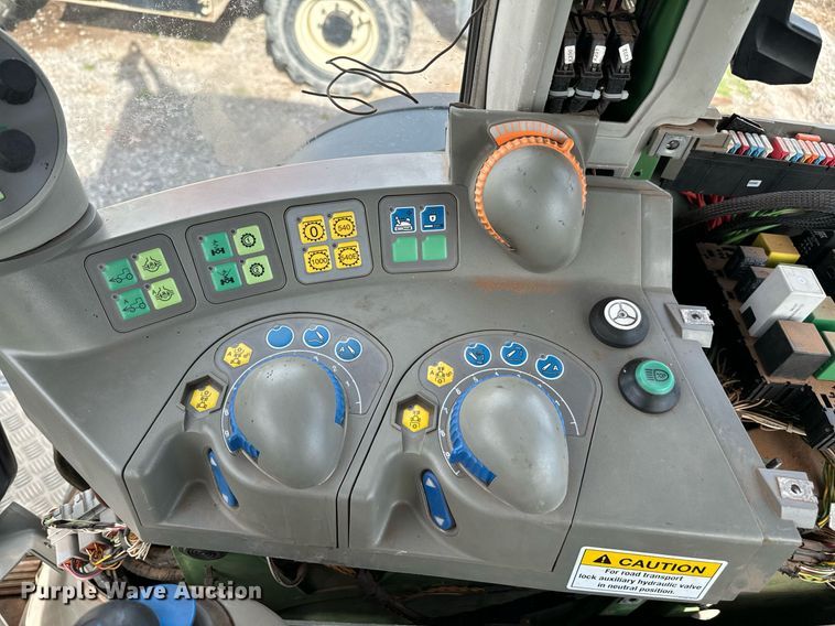 image for item EJ0210 2007 Fendt  820 Vario TMS MFWD tractor