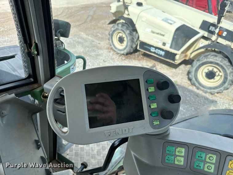 image for item EJ0210 2007 Fendt  820 Vario TMS MFWD tractor