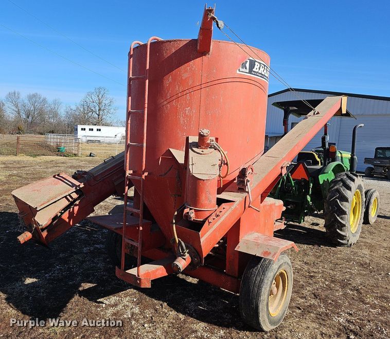 image for item EJ5839 Koehring Brady Hydra-Mill 750 feed grinder/mixer