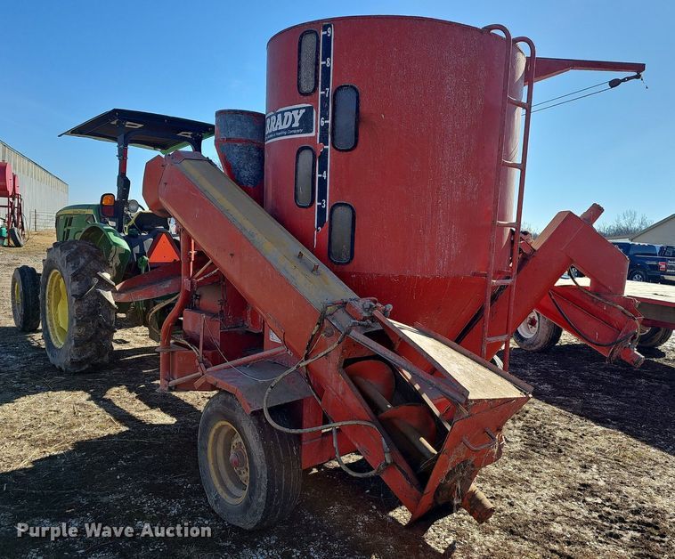 image for item EJ5839 Koehring Brady Hydra-Mill 750 feed grinder/mixer