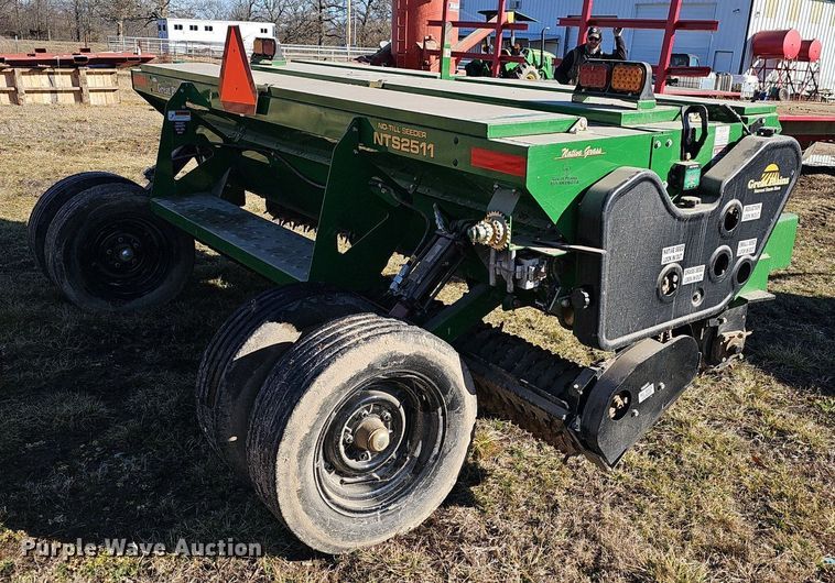 image for item EJ5842 Great Plains NTS2511 no-till seeder