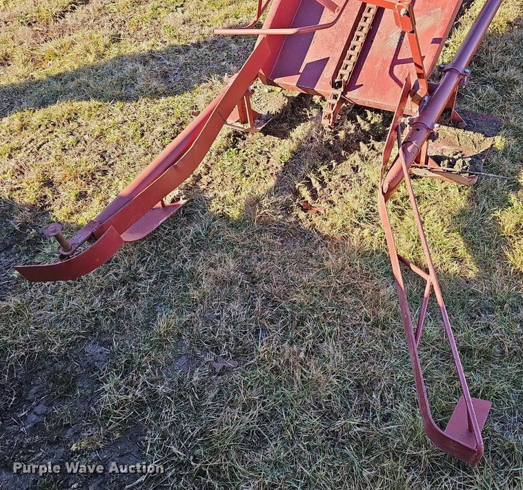 image for item EJ5843 Hay bale elevator 