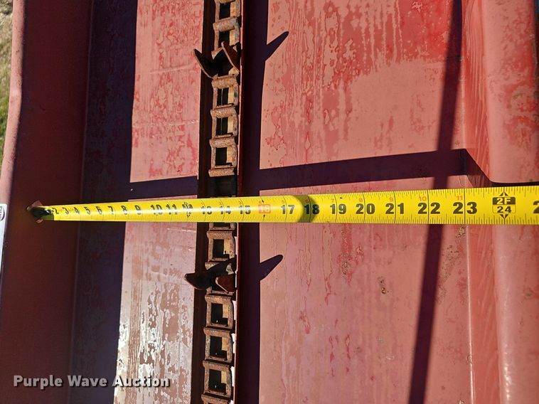 image for item EJ5843 Hay bale elevator 