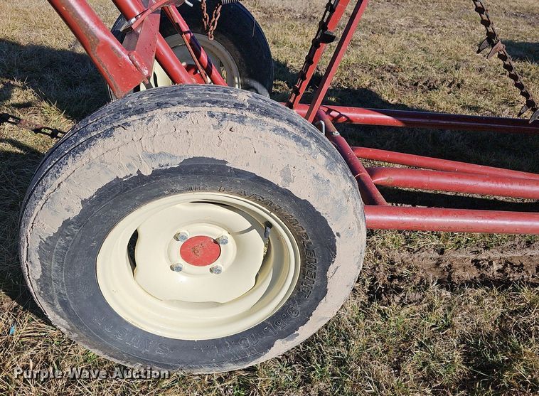 image for item EJ5843 Hay bale elevator 