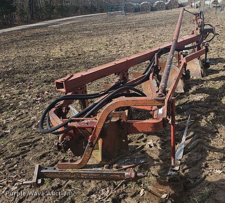 image for item EJ5851 Five bottom plow