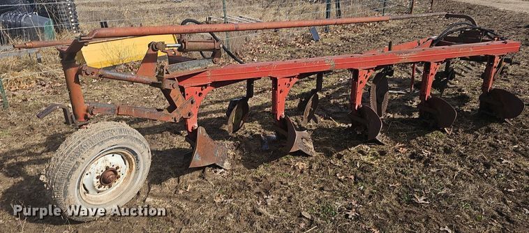 image for item EJ5851 Five bottom plow