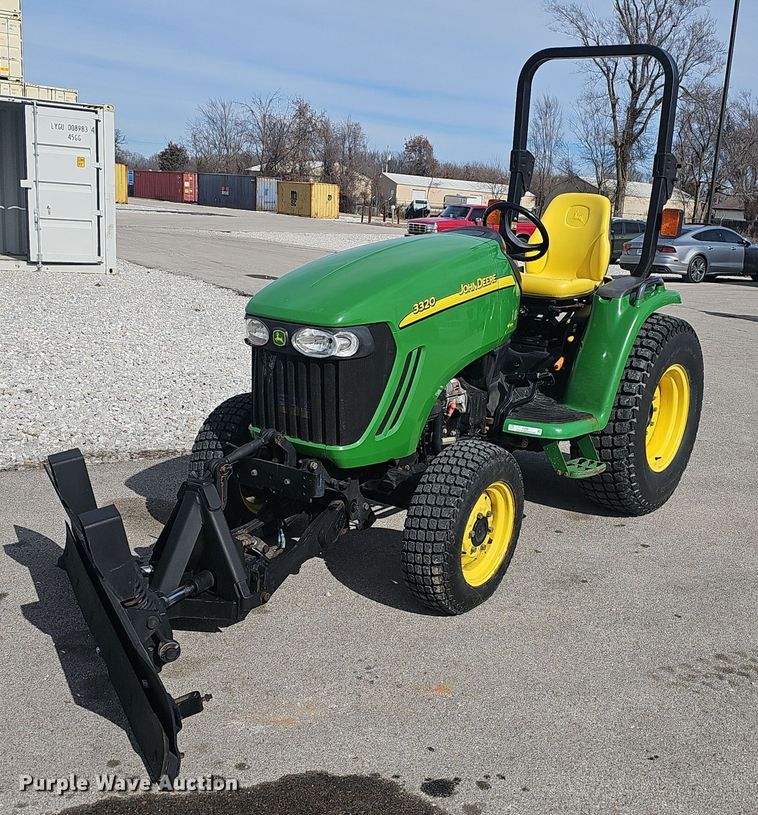 image for item EJ5861 2008 John Deere 3320 MFWD tractor