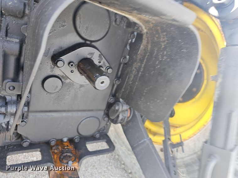 image for item EJ5861 2008 John Deere 3320 MFWD tractor