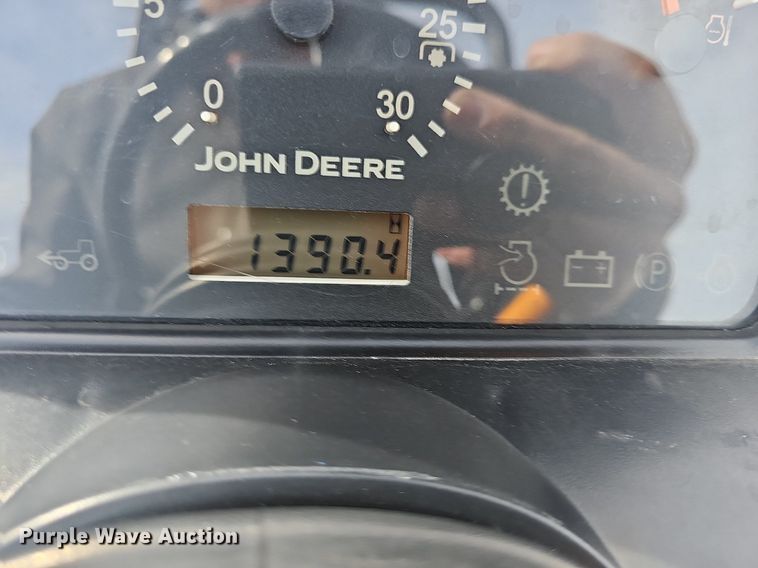 image for item EJ5861 2008 John Deere 3320 MFWD tractor