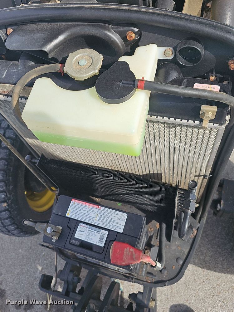 image for item EJ5861 2008 John Deere 3320 MFWD tractor