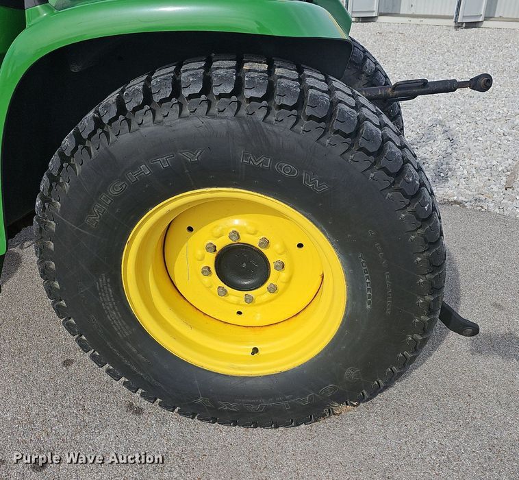 image for item EJ5861 2008 John Deere 3320 MFWD tractor