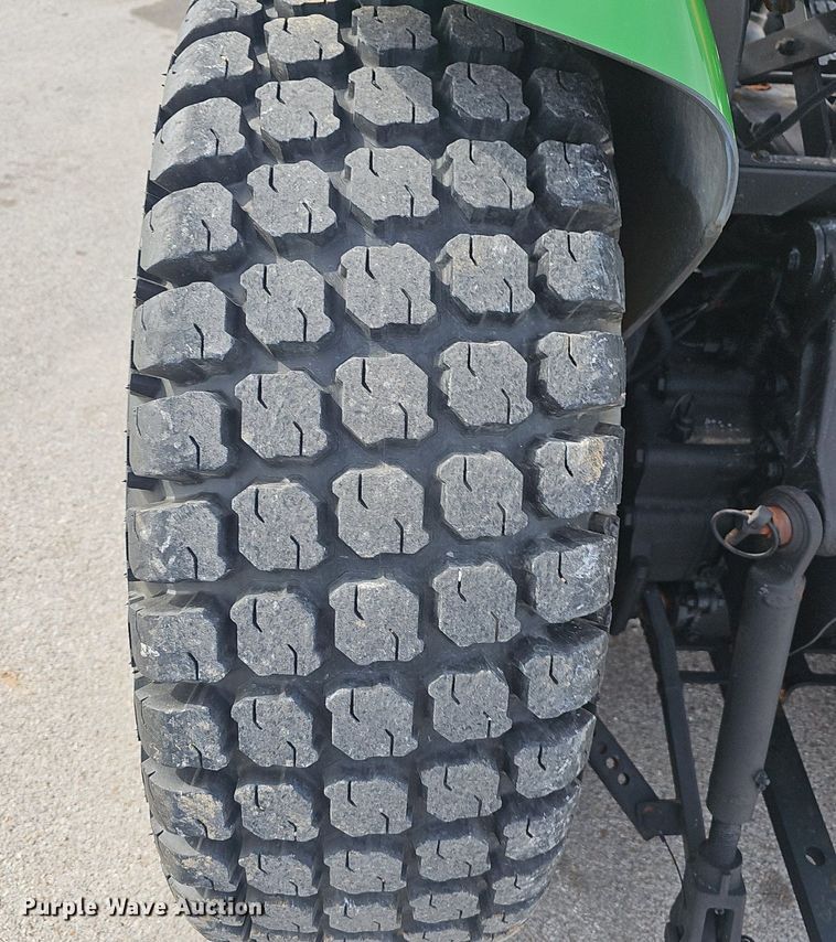 image for item EJ5861 2008 John Deere 3320 MFWD tractor