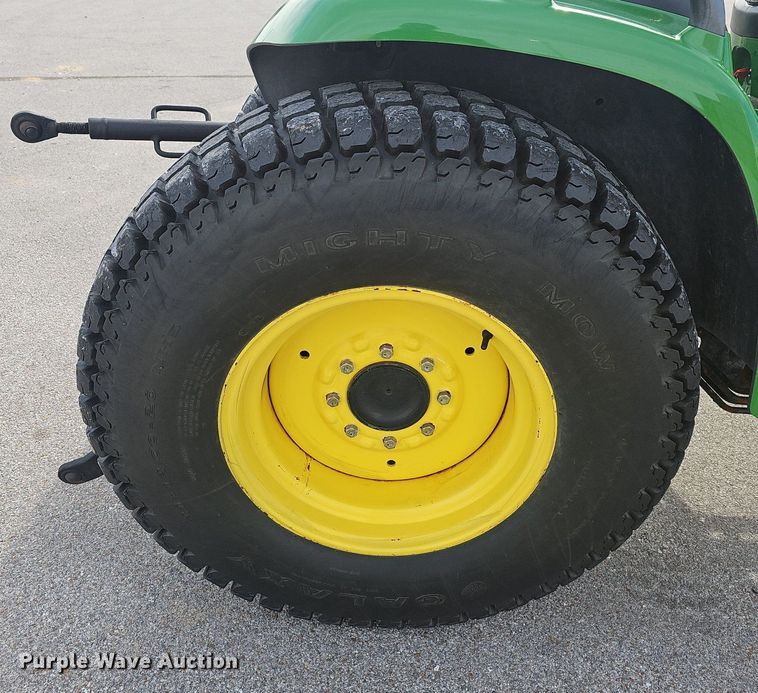 image for item EJ5861 2008 John Deere 3320 MFWD tractor