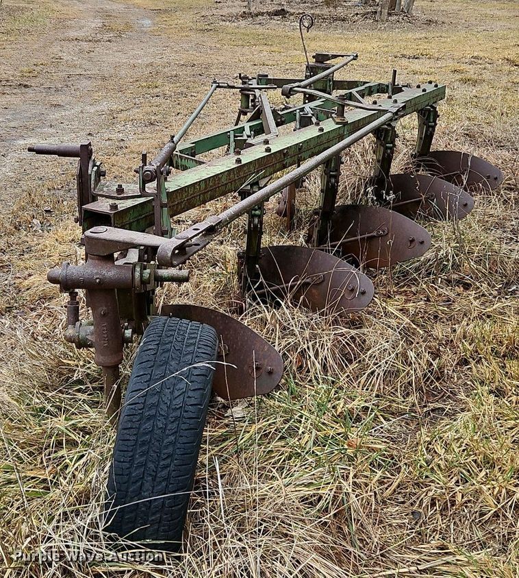 image for item LB9756 John Deere five bottom plow