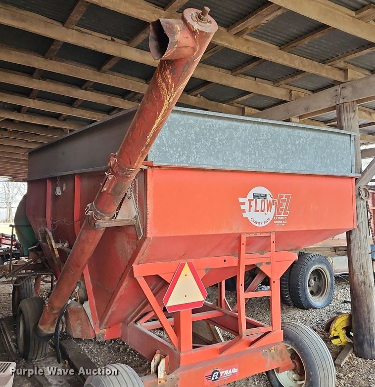 image for item LB9759 Flow-EZ 300 grain cart